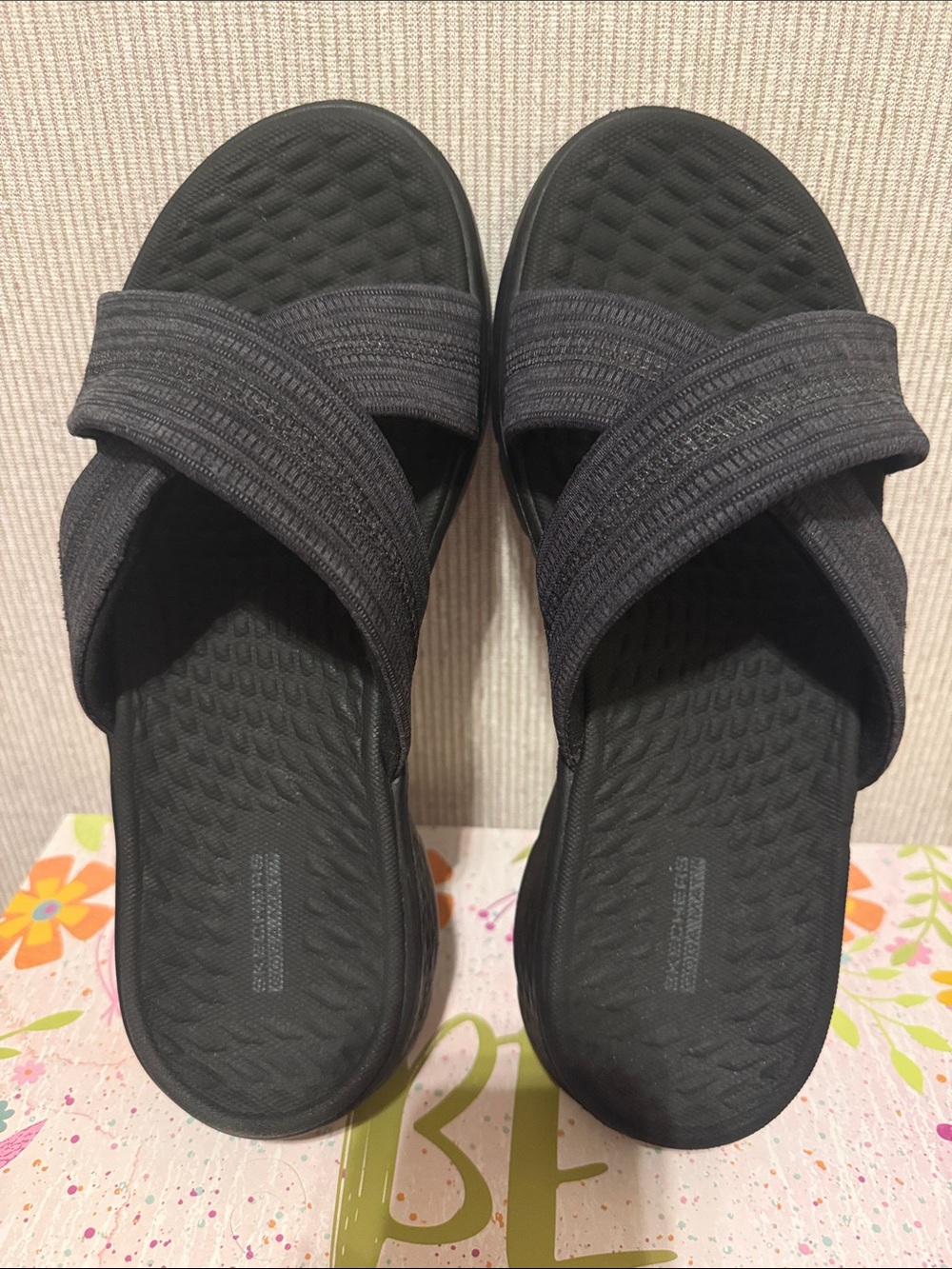 Wmn’s Skechers Black Slide Sandals with Crisscross Elastic Straps